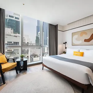Dash Living On Queen's Hong Kong