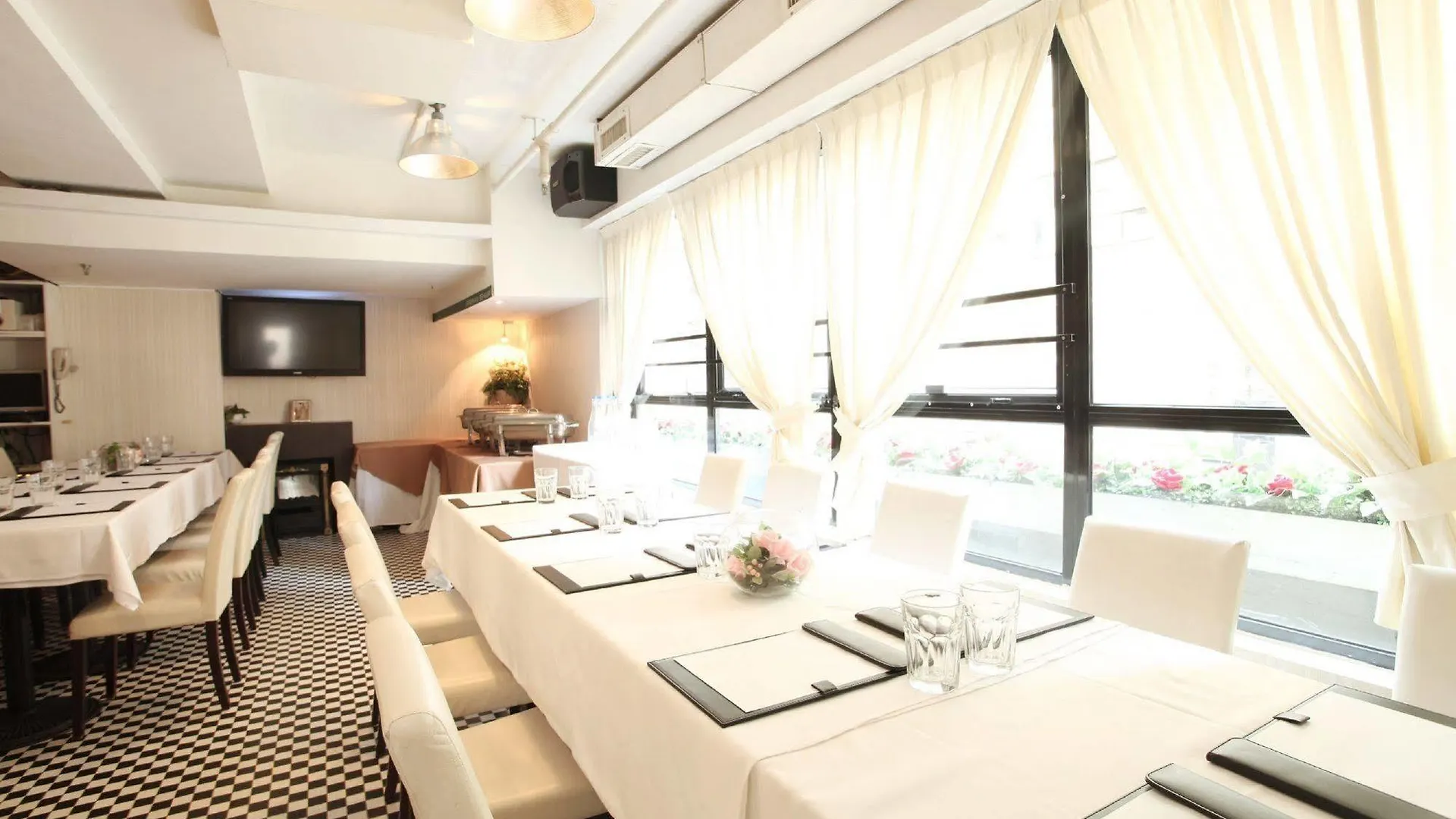 Bridal Tea House Hotel - Yaumatei Hong Kong China