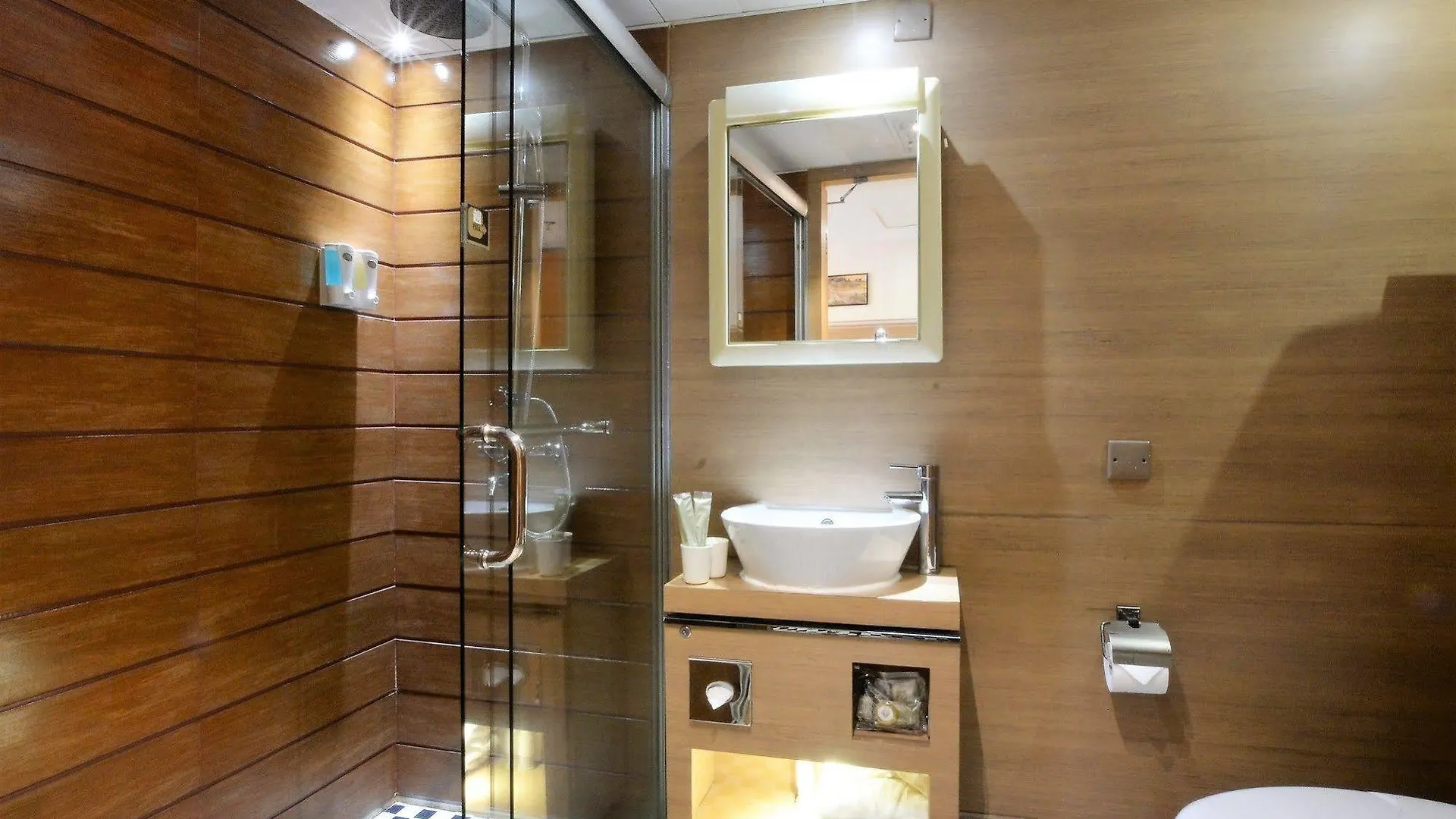Bridal Tea House Hotel - Yaumatei Hong Kong